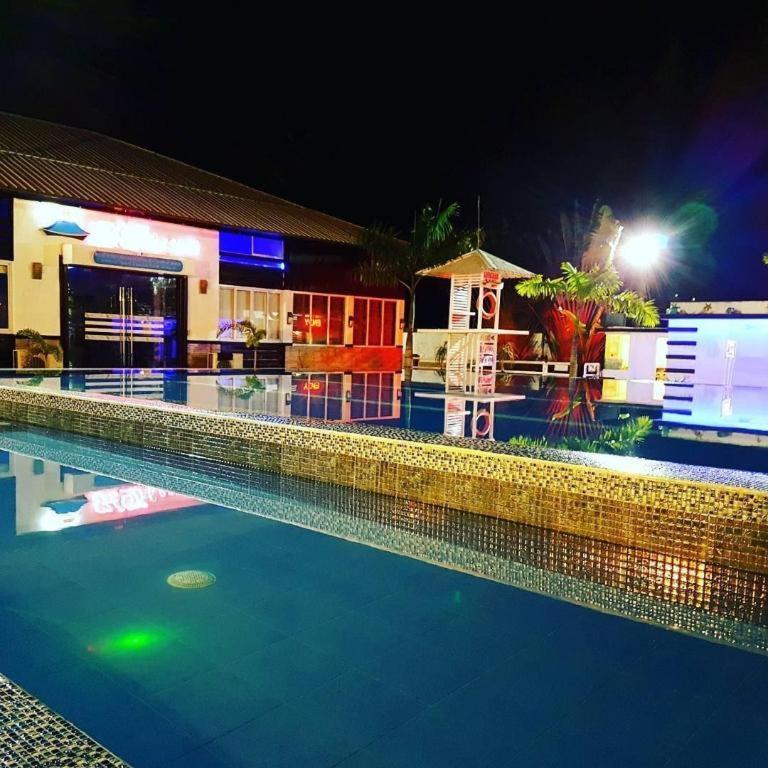Hotel Dian Aparri Buitenkant foto